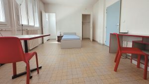 T1 MEUBLE APPARSTUDY TOULON LES BARTAVELLES